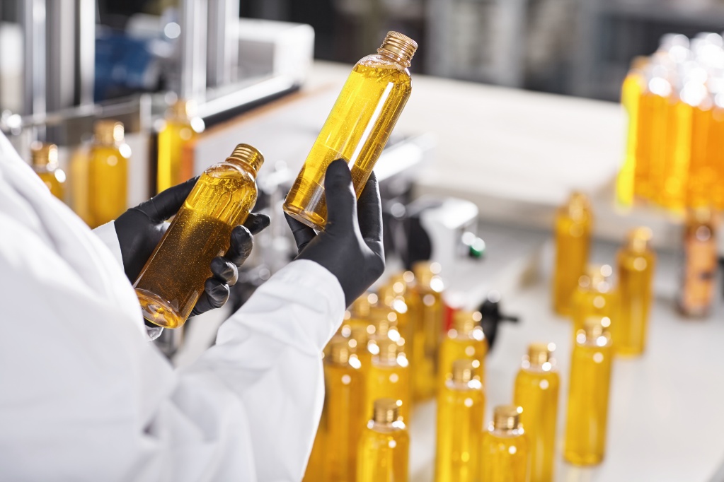 transparent-plastic-bottles-filled-with-yellow-substance.jpg transparent-plastic-bottles-filled-with-yellow-substance.jpg